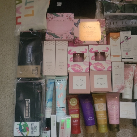 Mystery Box - Variety of New Items - Picture 3 of 7